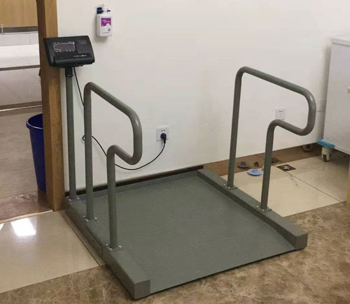 9月20日我司出售2套析科室用輪椅秤給武漢聯析醫療(圖1) 圖為輪椅秤